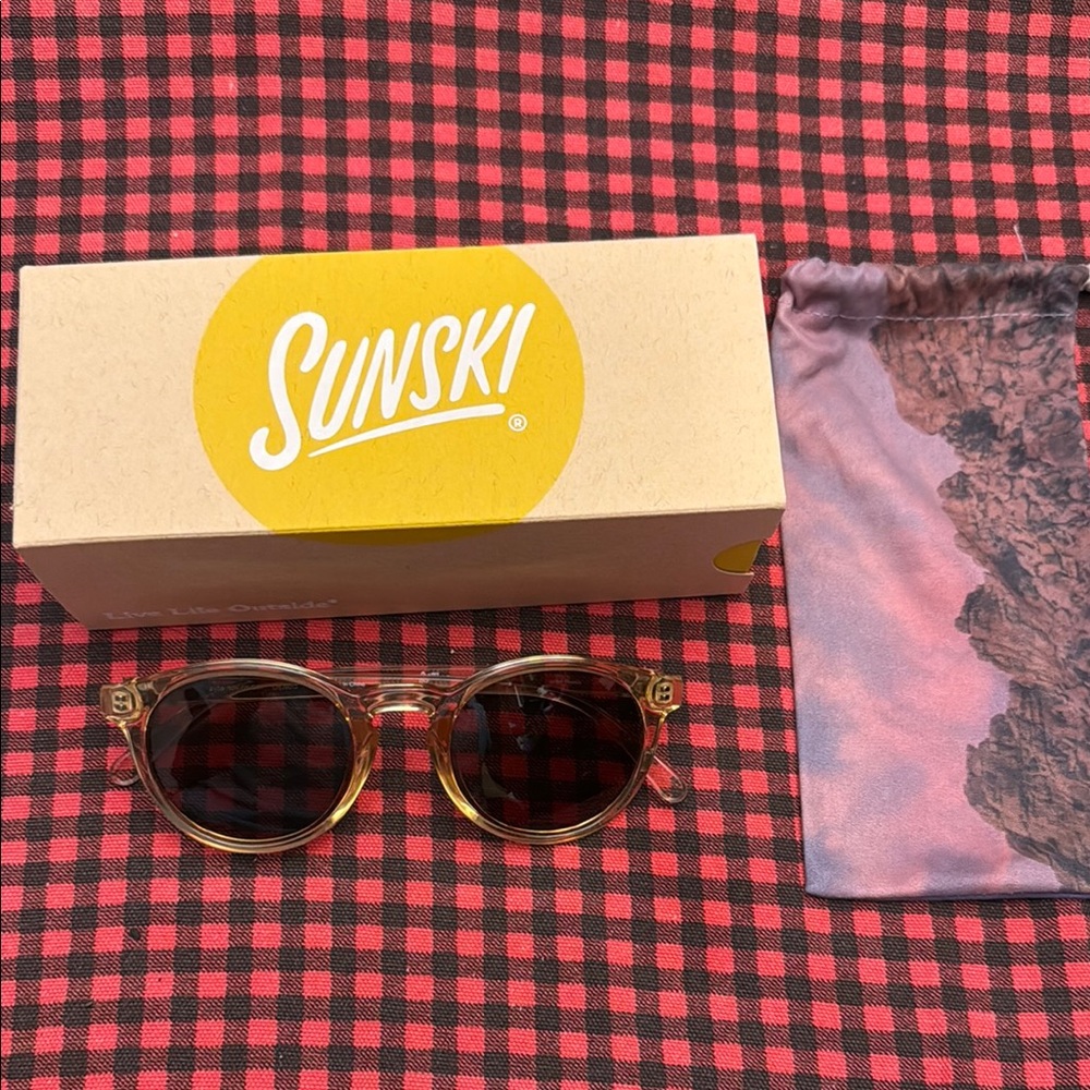 Sunski Polarized Sunglasses Lightweight Comfortable Gentle Condition